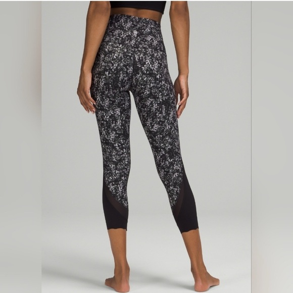 Lululemon Wunder Under Crop Leggings (Special Edition size 2-4 - Picture 2 of 13